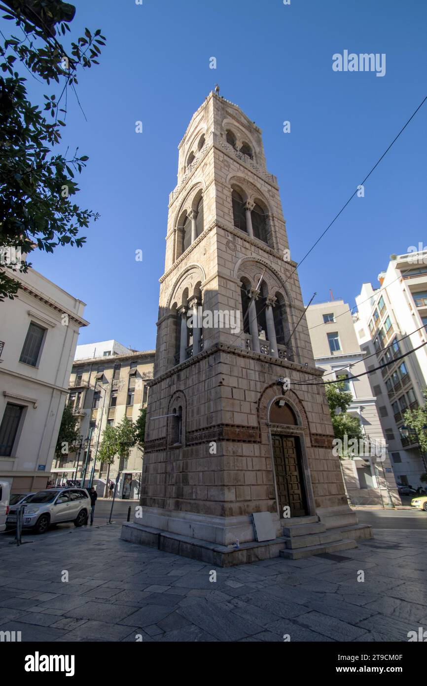 Il campanile autonomo della Chiesa della Santissima Trinità ad Atene, Grecia Foto Stock