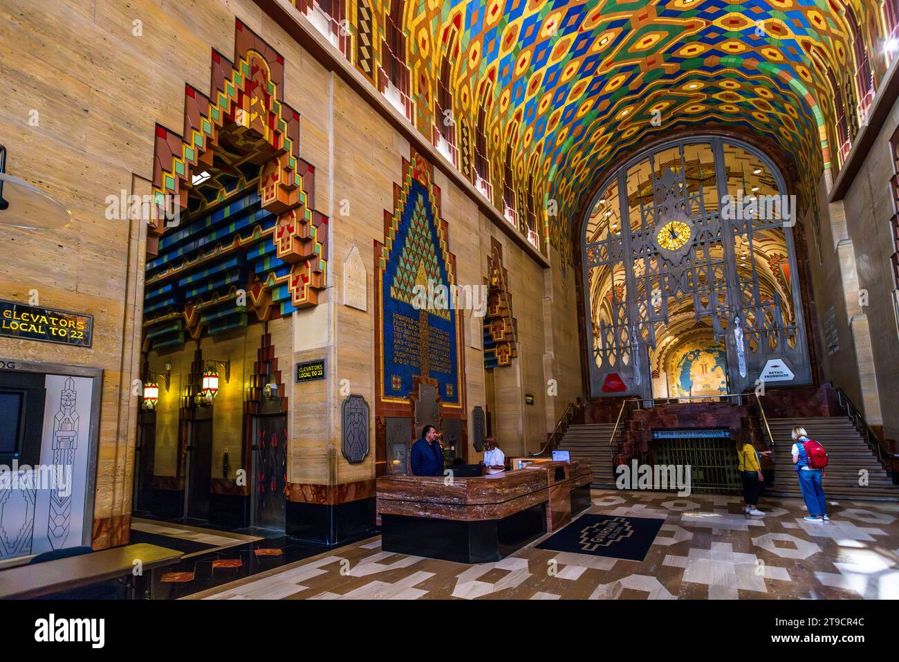 Colorata sala d'ingresso, Guardian Building, Detroit. Eccezionale esempio di grattacielo Art Deco. Anno di costruzione 1927. Storico grattacielo art deco, edificio Guardian costruito nel 1928 con una colorata lobby piastrellata e uno spazio per negozi. Detroit, Stati Uniti Foto Stock