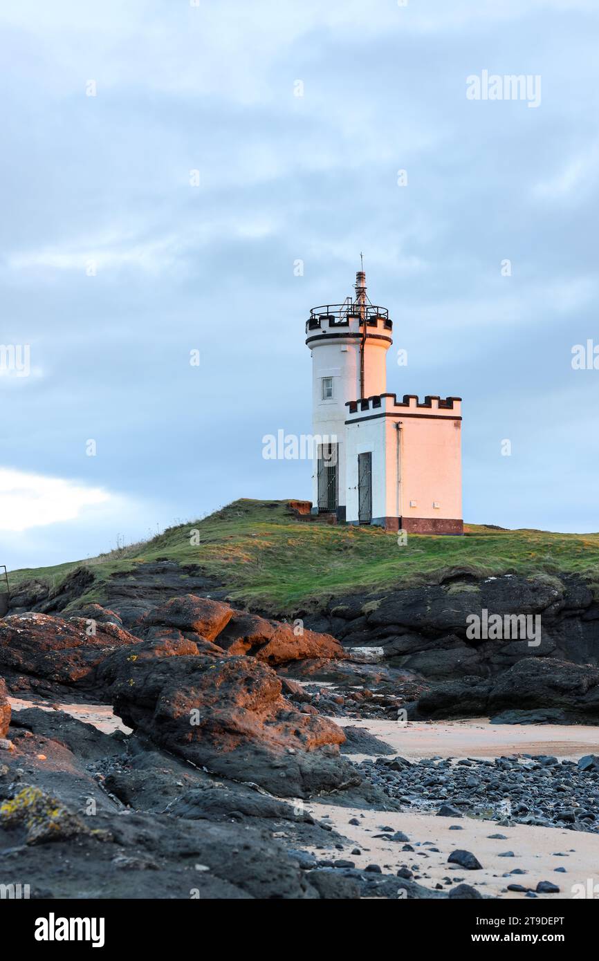 Faro di Elie Ness, Ruby Bay, Elie, Fife, Scozia, REGNO UNITO Foto Stock
