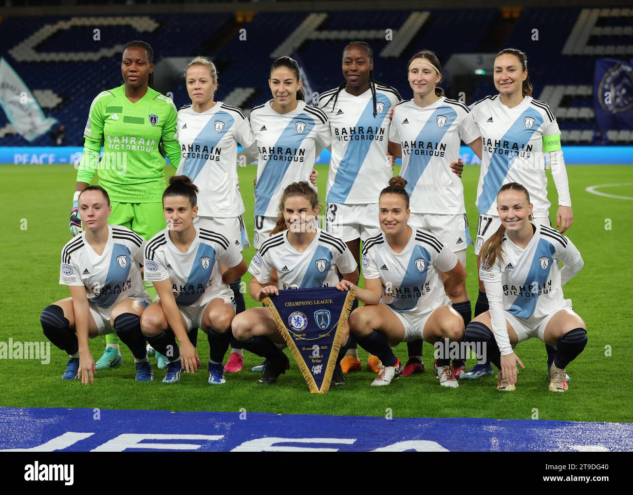 Londra, Regno Unito. 23 novembre 2023. La squadra del Paris FC posa per una foto durante la partita di UEFA Womens Champions League a Stamford Bridge, Londra. Il credito fotografico dovrebbe leggere: Paul Terry/Sportimage Credit: Sportimage Ltd/Alamy Live News Foto Stock