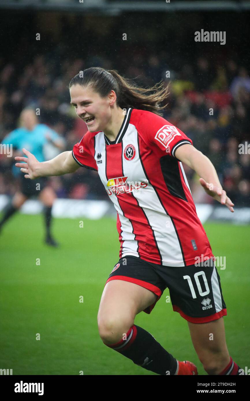 Watford, Regno Unito. 19 novembre 2023. Watford, Inghilterra, 19 novembre 2023 Isobel Goodwin (10 Sheffield) festeggia il suo gol durante la partita del Barclays fa Womens Championship tra Watford e Sheffield United a Vicarage Road a Watford, Inghilterra (Will Hope/SPP) credito: SPP Sport Press Photo. /Alamy Live News Foto Stock