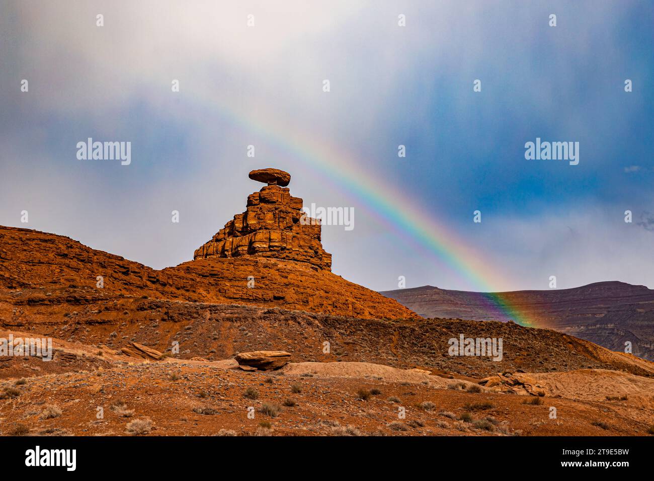 Rainbow over Mexican Hat Utah Foto Stock