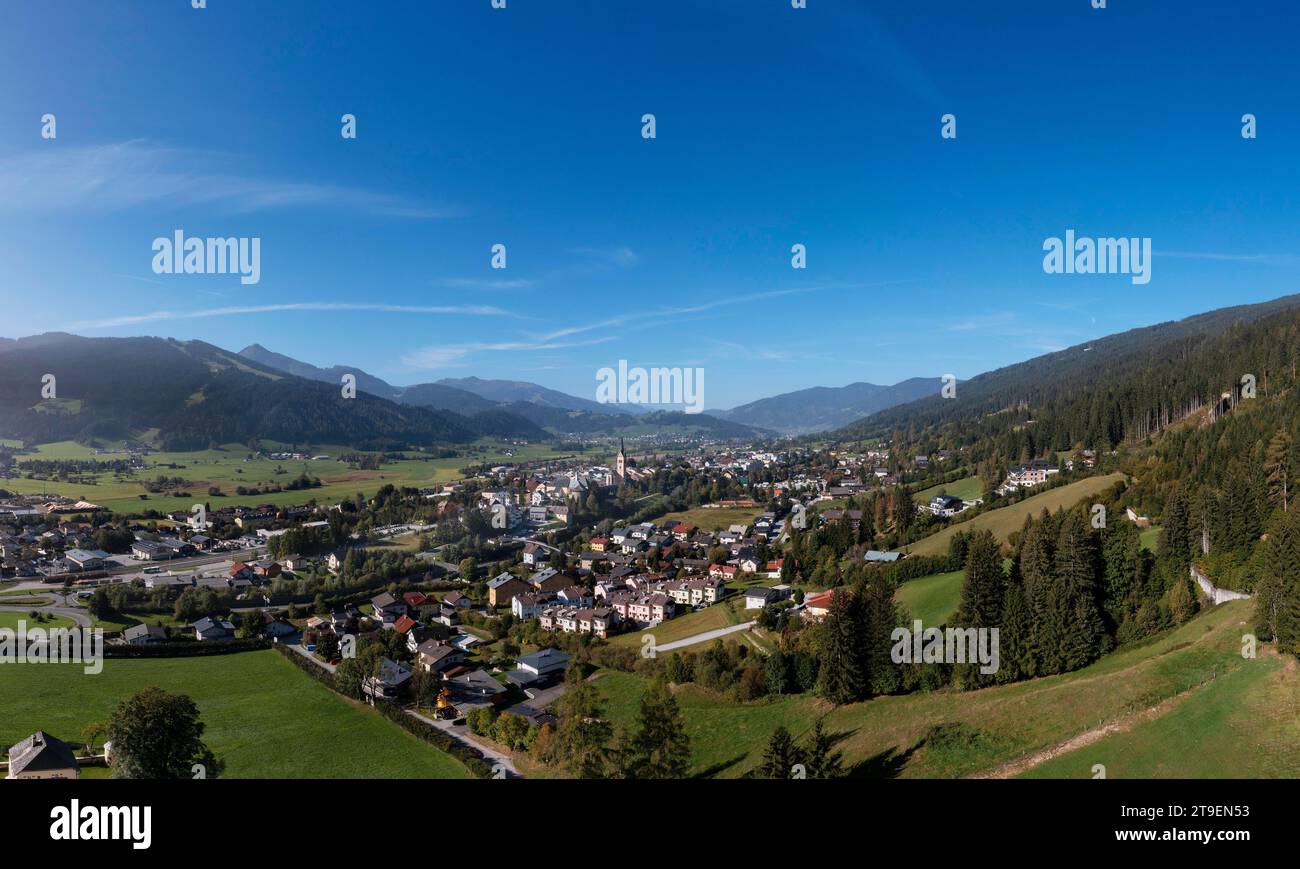 Drone shot, location shot, Radstadt, Pongau, provincia di Salisburgo, Austria Foto Stock