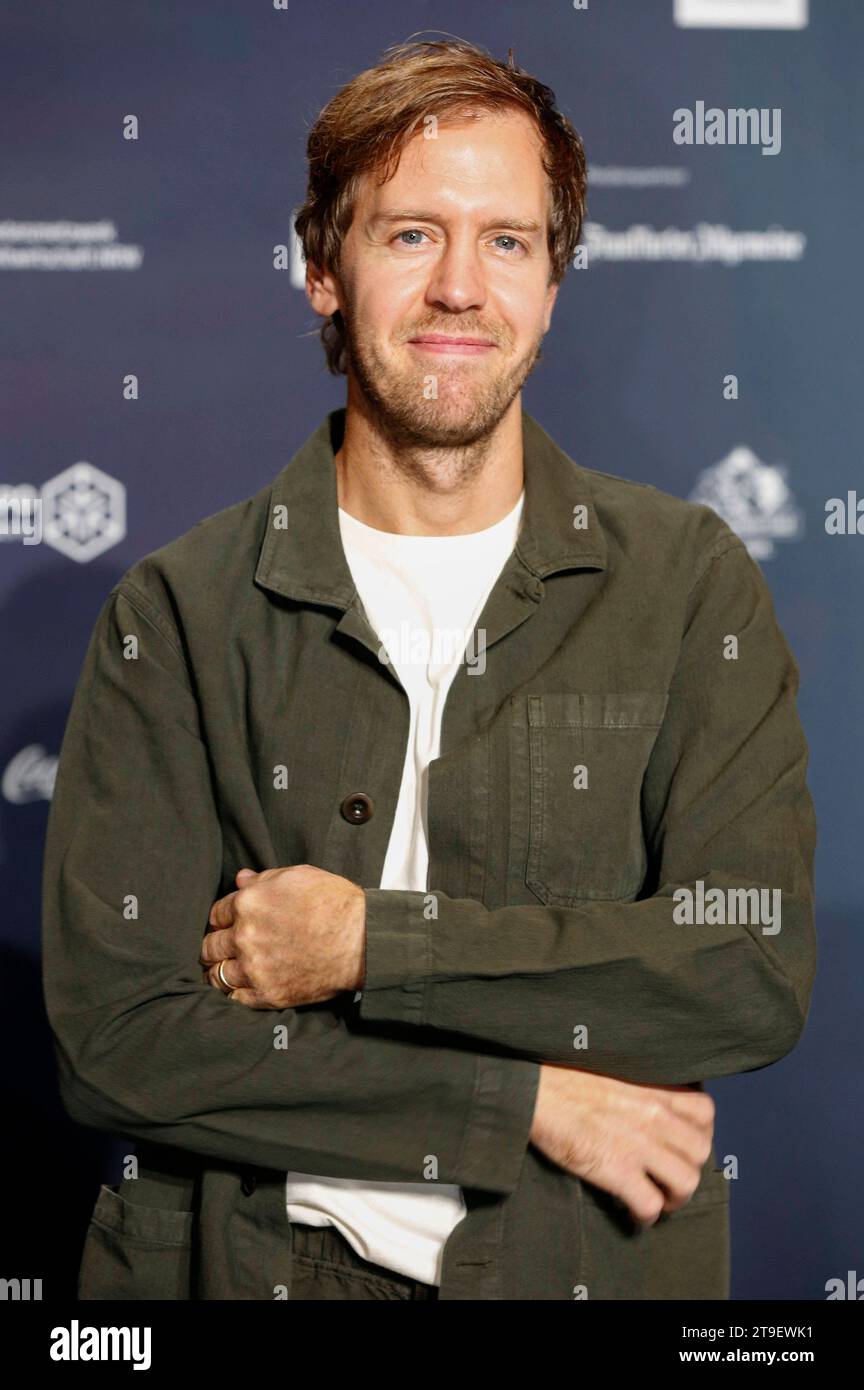 Sebastian Vettel bei der Verleihung des 16. Deutschen Nachhaltigkeitspreises 2023 im Maritim Hotel. Düsseldorf, 24.11.2023 *** Sebastian Vettel alla presentazione del 16 German Sustainability Award 2023 al Maritim Hotel Düsseldorf, 24 11 2023 foto:XR.xSchmiegeltx/xFuturexImagex nachhaltigkeitspreis 3142 credito: Imago/Alamy Live News Foto Stock