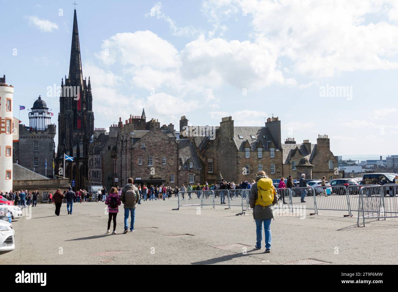 Edimburgo, Scozia, Regno Unito. 19 aprile 2023. REGNO UNITO. Il Royal Mile, Edimburgo. Foto Stock