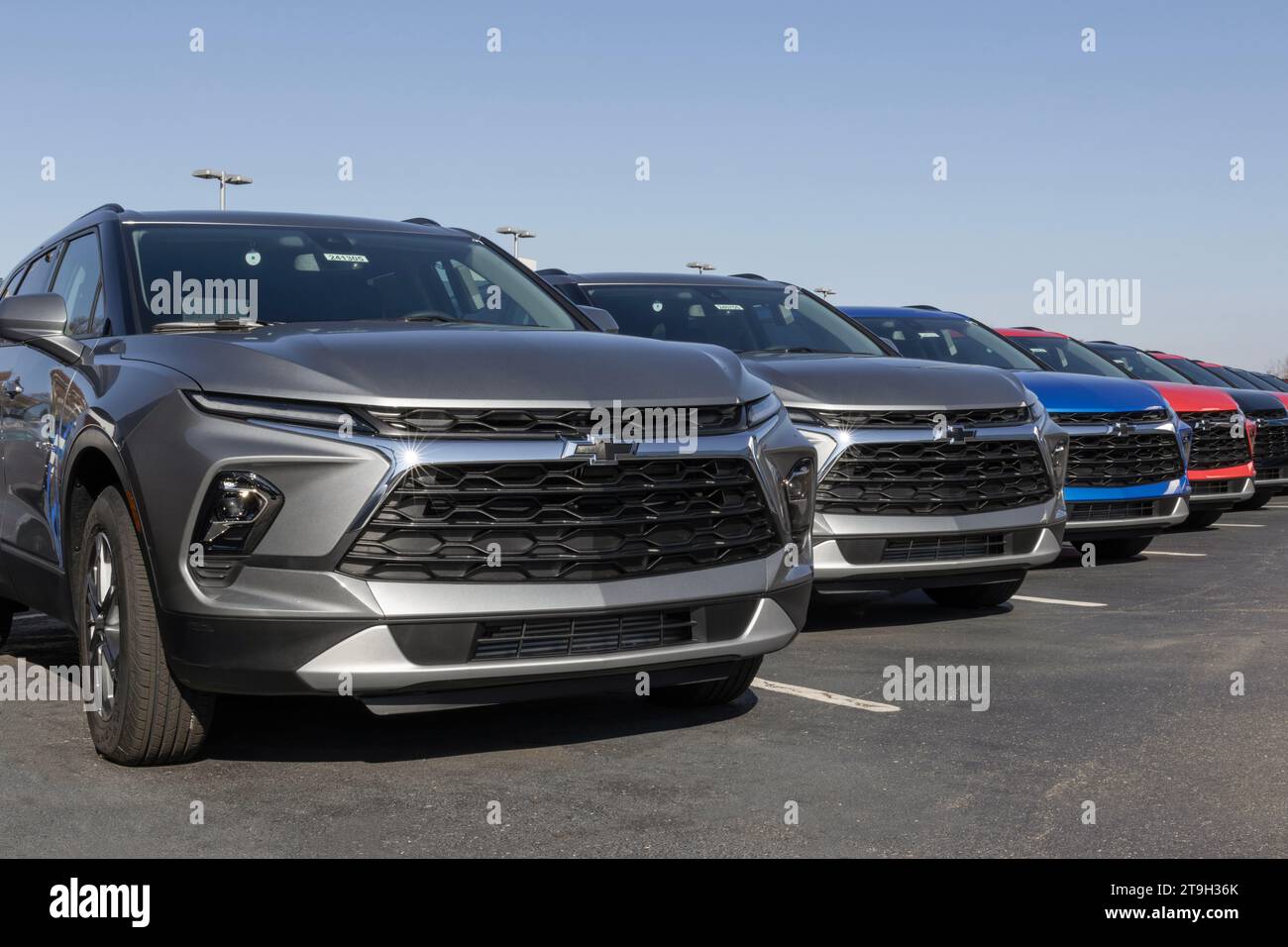 Cincinnati - 23 novembre 2023: Mostra Chevrolet Blazer presso una concessionaria. Chevy offre anche la Blazer nei modelli 2LT, 3LT e RS. Foto Stock