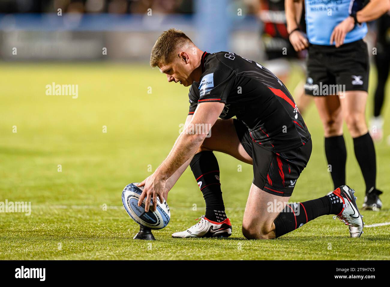 LONDRA, REGNO UNITO. 25 novembre 2023. Owen Farrell dei Saracens (Capt.) prende un calcio di conversione durante Saracens vs Bristol Bears - Gallagher Premiership Rugby R allo Stonex Stadium sabato 25 novembre 2023. LONDRA INGHILTERRA. Crediti: Taka G Wu/Alamy Live News Foto Stock