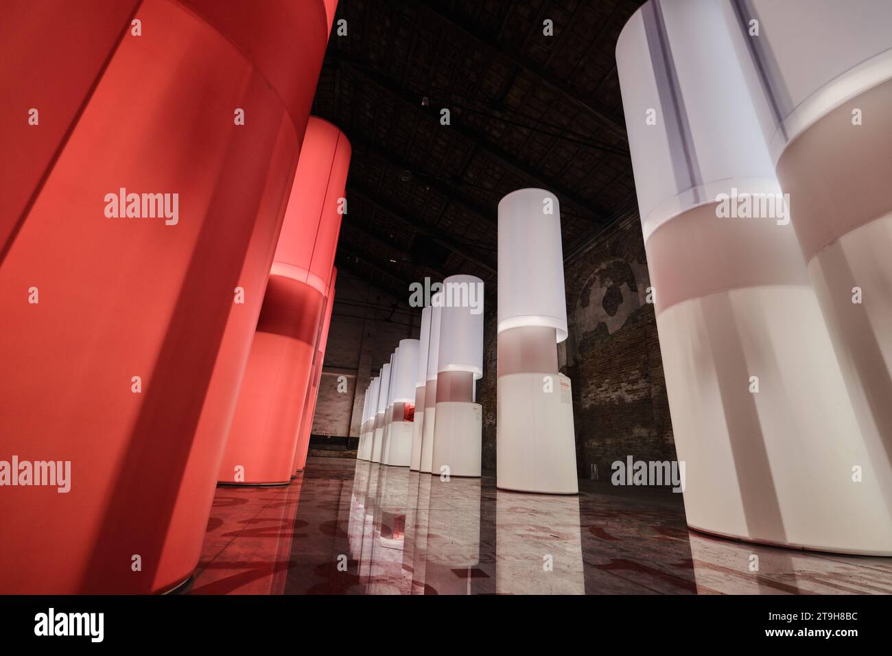 Venezia, Italia - 9 novembre 2023: Padiglione cinese, in Arsenale, Biennale di architettura di Venezia 2023 Foto Stock
