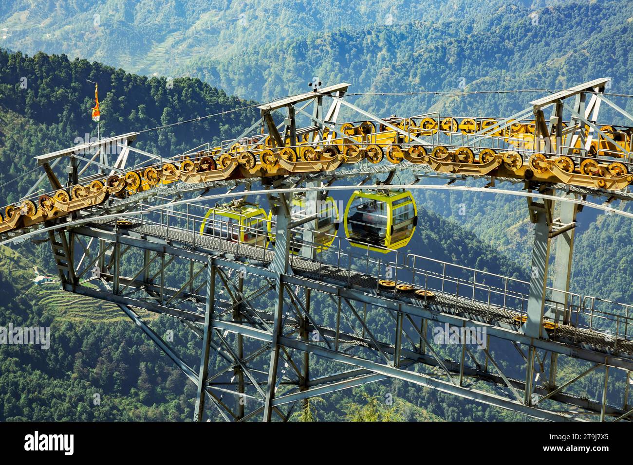 Funivia per il tempio di Surkanda devi vicino a Kanatal, uttarakhand, India Foto Stock