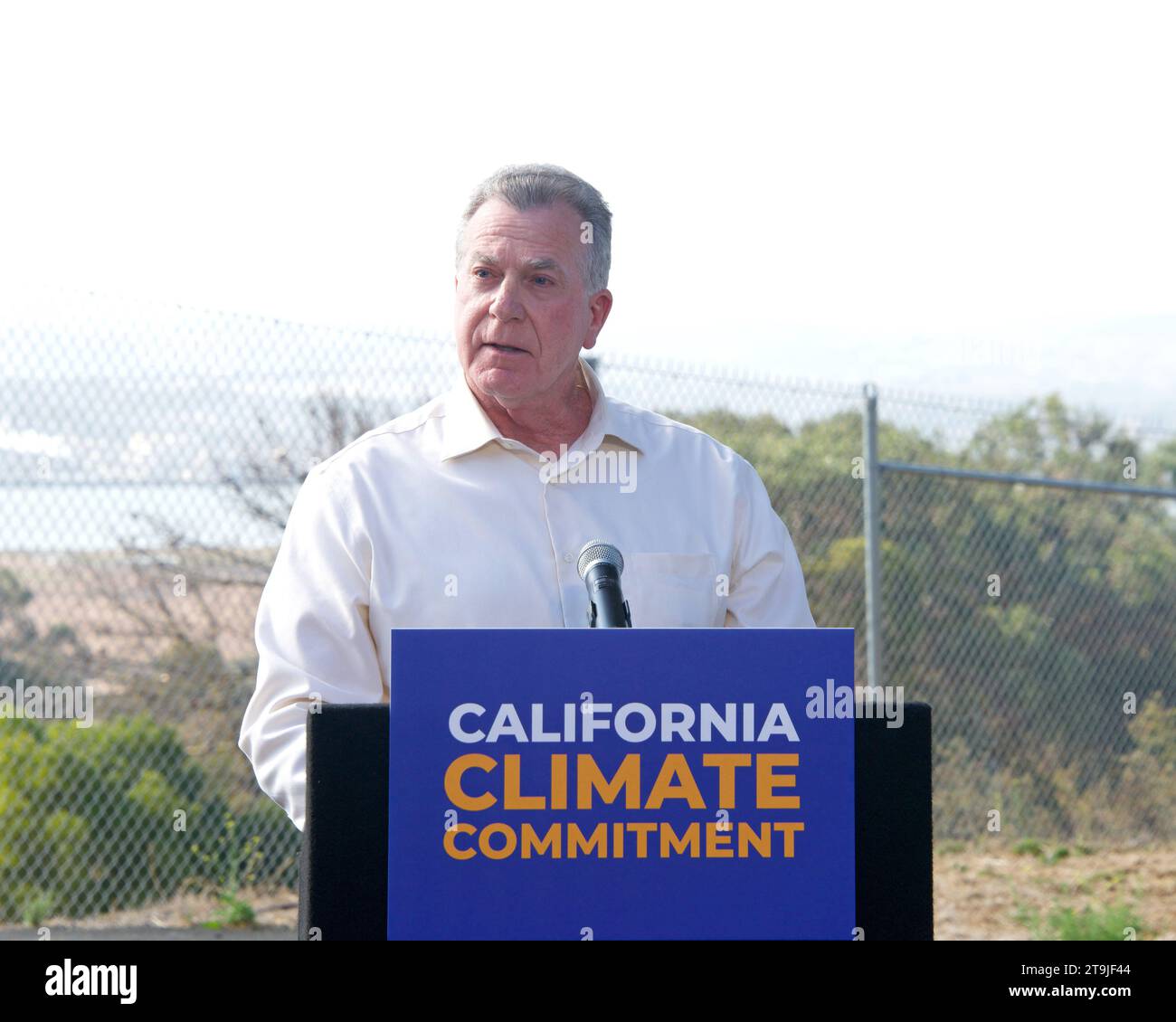 Vallejo, CA - 16 settembre 2022: Joel Barton, business manager, segretario finanziario presso IBEW Local 11, parla al Climate Commitment Pre del Governatore Newsom Foto Stock