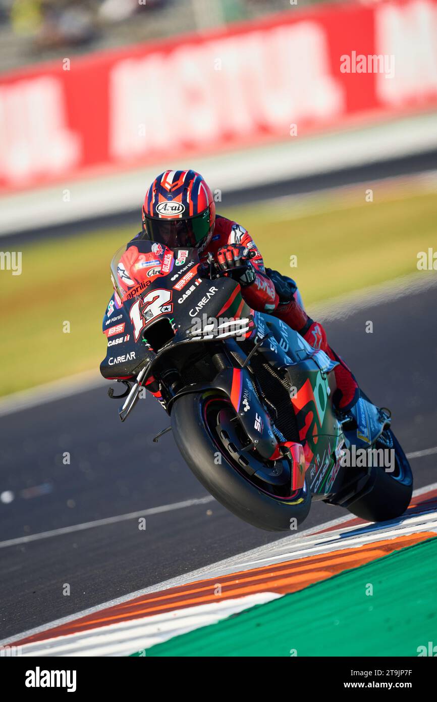 Maverick Vinales di Spagna e Aprilia Racing corrono durante la sessione di prove del MotoGP Gran Premio Motul de la Comunitat Valenciana il prossimo novembre Foto Stock