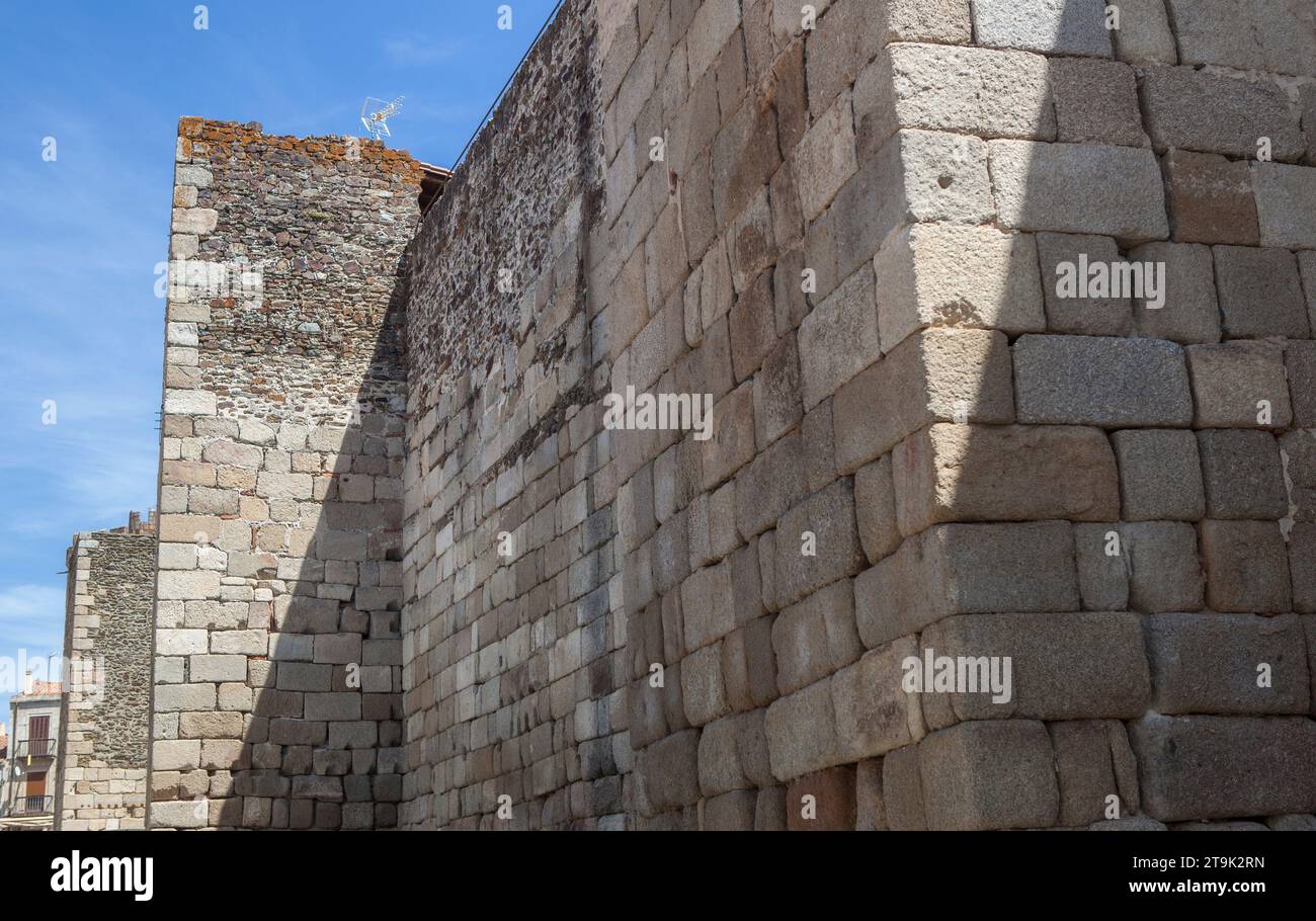 Cinta muraria romana Coria. Caceres, Estremadura, Spagna. Dichiarato monumento storico-artistico nazionale il 3 giugno 1931. Foto Stock