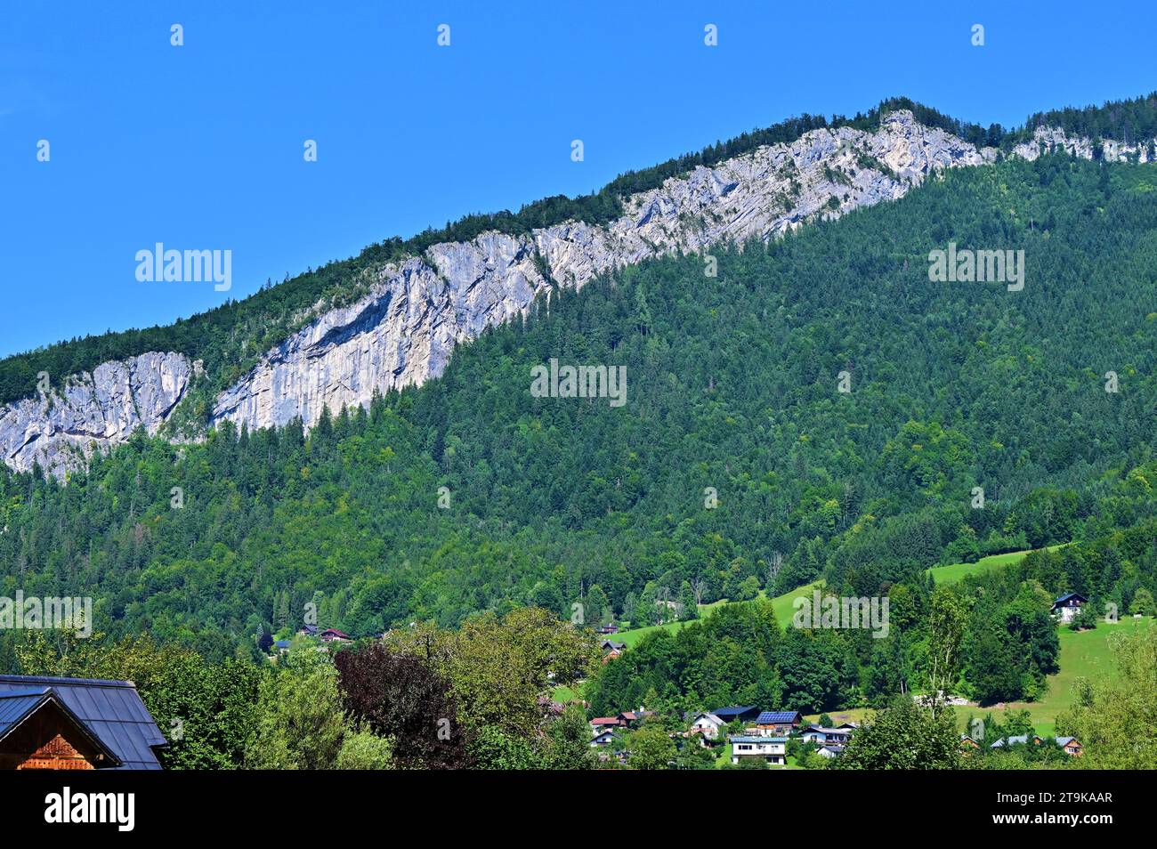 Muro eterno a Bad Goisern (quartiere Gmunden) con sentiero d'alta quota e via ferrata Foto Stock