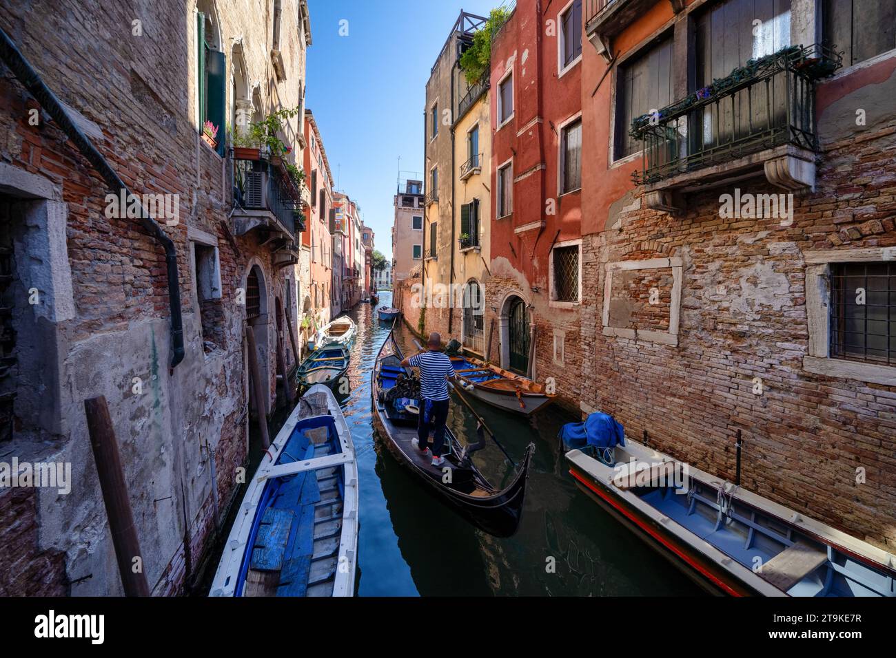 Giro in gondola a Venezia, Italia Foto Stock