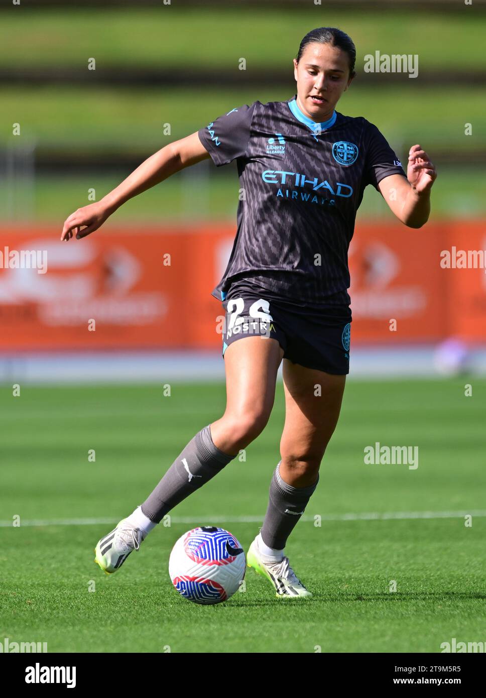 Sydney, Australia. 26 novembre 2023. Daniela Galic del Melbourne City FC è vista in azione durante la partita della stagione femminile A-League 2023/24 round 6 tra Sydney FC e Melbourne City FC tenutasi al Sydney Olympic Park. Punteggio finale Melbourne City FC 3:2 Sydney FC. Credito: SOPA Images Limited/Alamy Live News Foto Stock