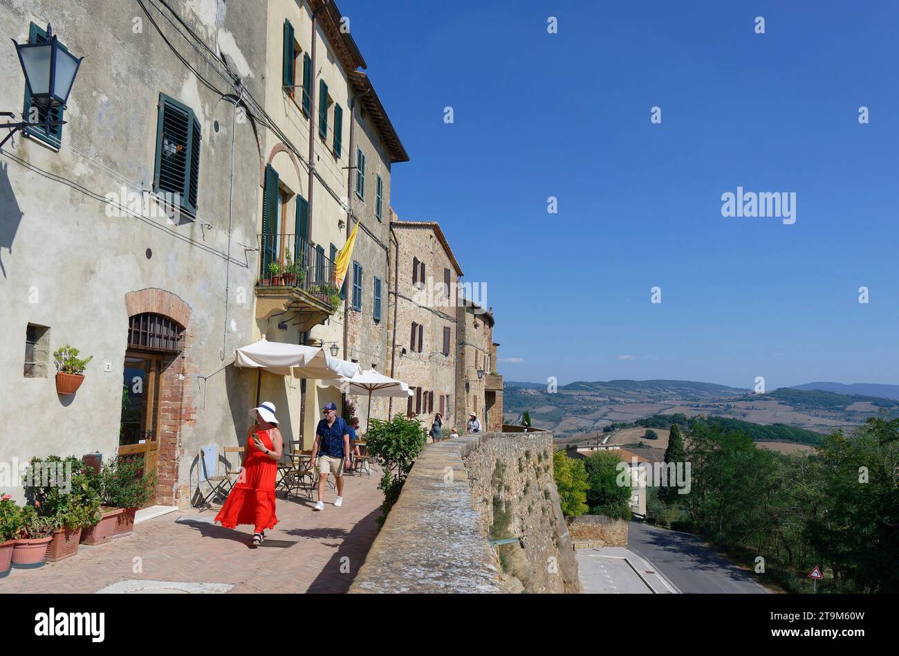 Outlook nei pressi di via dell' Amore (Love Street), Pienza, Toscana, Italia Foto Stock