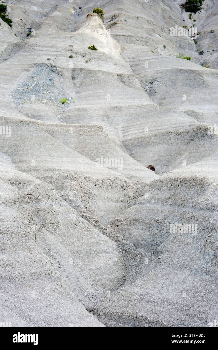 Zona rocciosa arida e rocciosa senza vegetazione. Serbatoio Yesa. Aragona, Spagna, Europa. Foto Stock