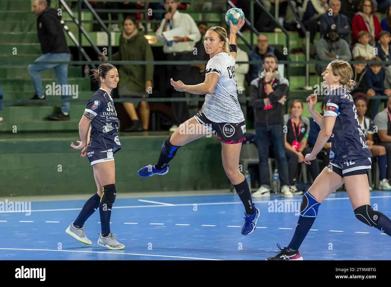 C) Denis TRASFI / MAXPPP - à Saint-Maur-des-Fossées au Centre sportif Brossolette le 04-11-2023 - pallamano Féminin de Ligue Butagaz energie - Stella S Foto Stock