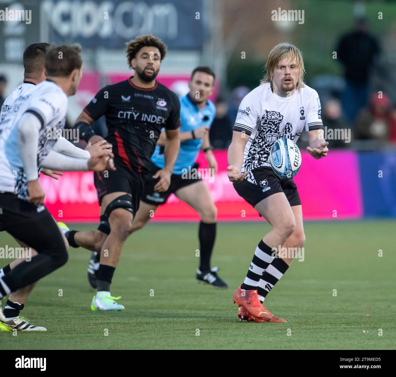 Dan Thomas dei Bristol Bears in azione durante il Gallagher Premiership Rugby Match tra Saracens e Bristol Bears allo Stonex Stadium il 25 novembre 2023 a Barnet, Inghilterra foto di Gary Mitchell Foto Stock