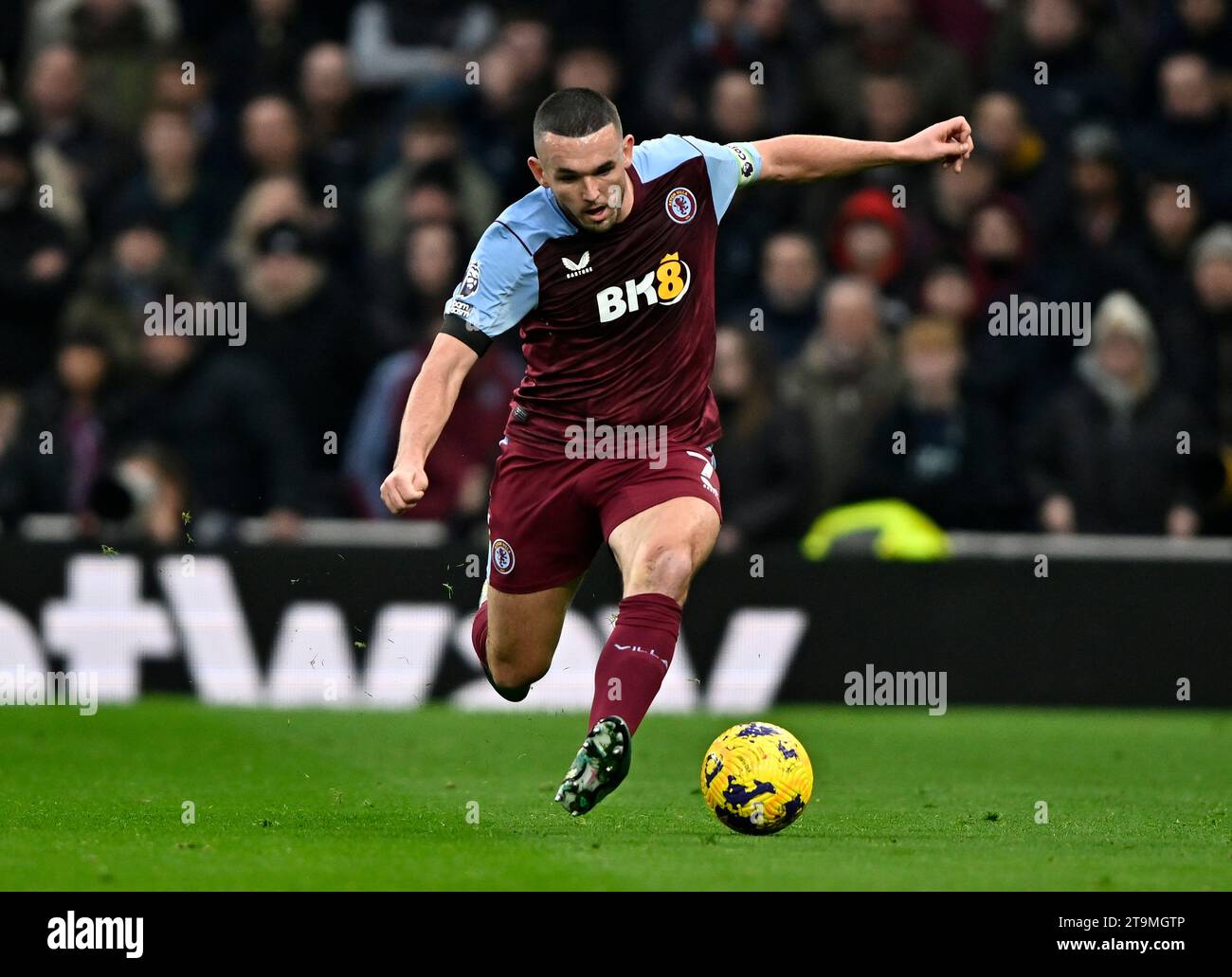 Londra, Regno Unito. 26 novembre 2023. John McGinn (Villa) durante la partita del Tottenham V Aston Villa Premier League al Tottenham Hotspur Stadium. Crediti: MARTIN DALTON/Alamy Live News Foto Stock