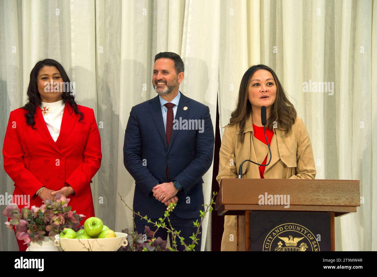 San Francisco, CA - 24 marzo 2023: L'amministratore della città Carmen Chu parla alla celebrazione di Nowruz al Municipio. Nowruz è il nuovo Ye iraniano o persiano Foto Stock