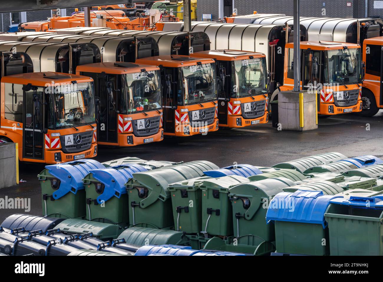 Deposito Hagener Entsorgunsbetriebe, vari contenitori per rifiuti, contenitori, NRW, Germania, Foto Stock