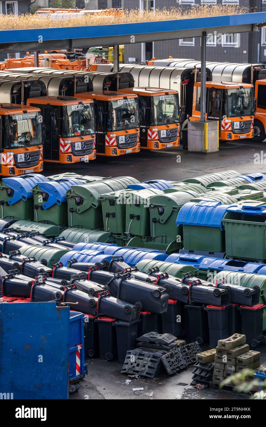 Deposito Hagener Entsorgunsbetriebe, vari contenitori per rifiuti, contenitori, NRW, Germania, Foto Stock