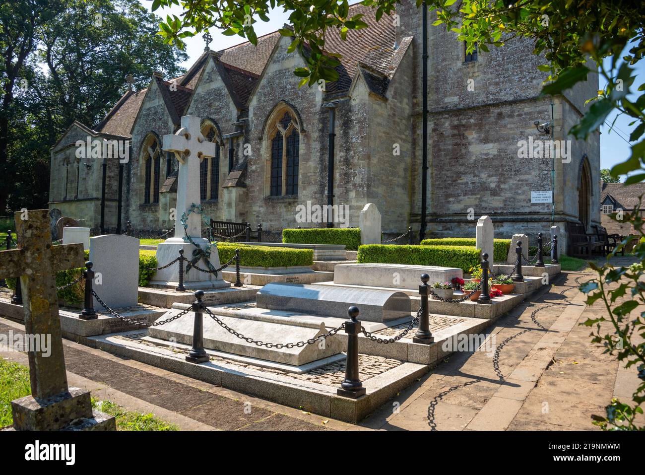 Tombe di membri della famiglia di Winston Churchill, St Martin's Church, Bladon, Oxfordshire, Regno Unito Foto Stock