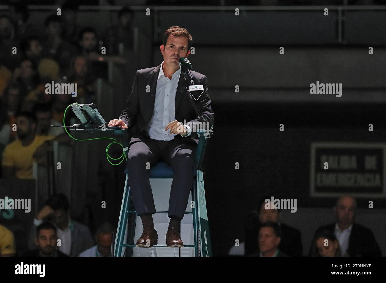 Malaga, Malaga, Spagna. 26 novembre 2023. Jaume Campistol (ESP) - Chair Umpire al lavoro durante le finali di Coppa Davis a Malaga all'Arena of Unicaja (Credit Image: © Mathias Schulz/ZUMA Press Wire) SOLO PER USO EDITORIALE! Non per USO commerciale! Crediti: ZUMA Press, Inc./Alamy Live News Foto Stock