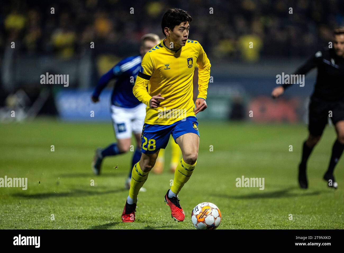 Lyngby, Danimarca. 26 novembre 2023. Yuito Suzuki (28) di Broendby SE visto durante il 3F Superliga match tra Lyngby BK e Broendby IF al Lyngby Stadium di Lyngby. (Foto: Gonzales Photo/Alamy Live News Foto Stock