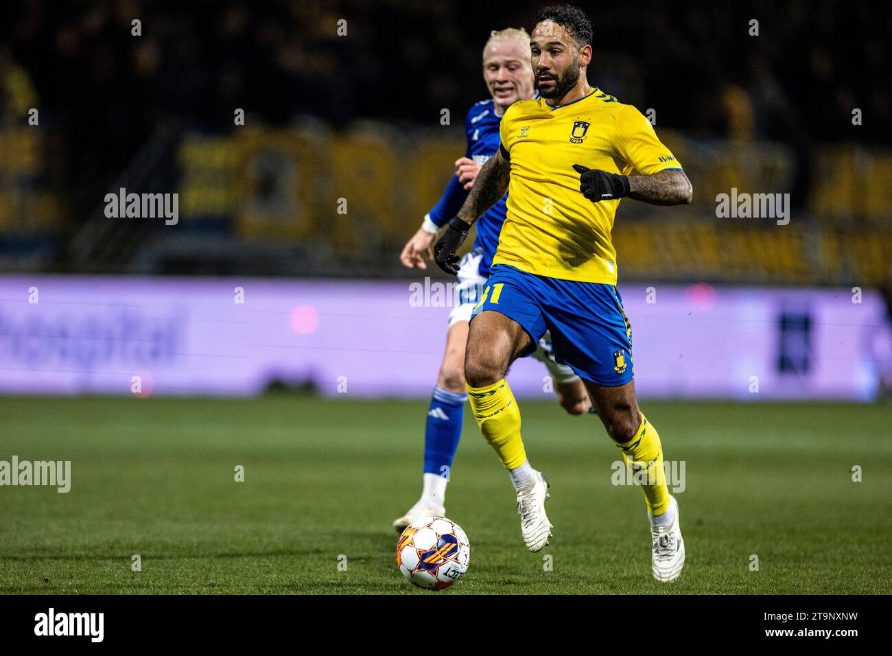 Lyngby, Danimarca. 26 novembre 2023. Sean Klaiber (31) di Broendby SE visto durante il 3F Superliga match tra Lyngby BK e Broendby IF al Lyngby Stadium di Lyngby. (Foto: Gonzales Photo/Alamy Live News Foto Stock