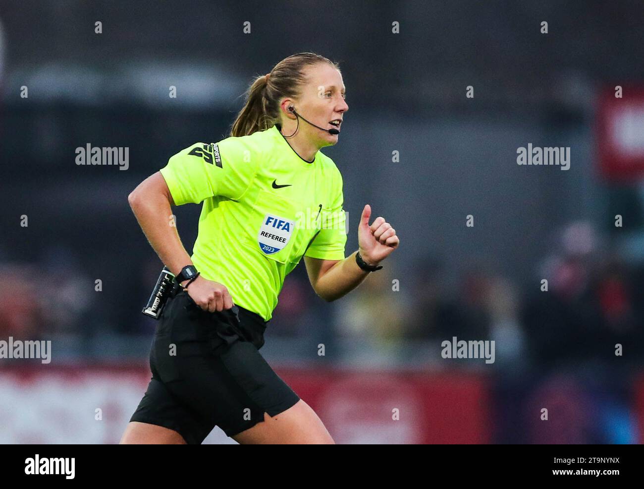 Borehamwood, Inghilterra, Regno Unito il 26 novembre 2023. L'arbitro Lisa Benn durante l'Arsenal Women FC contro West Ham United Women's Super League match al Meadow Park Stadium, Borehamwood, Inghilterra, Regno Unito il 26 novembre 2023 Credit: Every Second Media/Alamy Live News Foto Stock