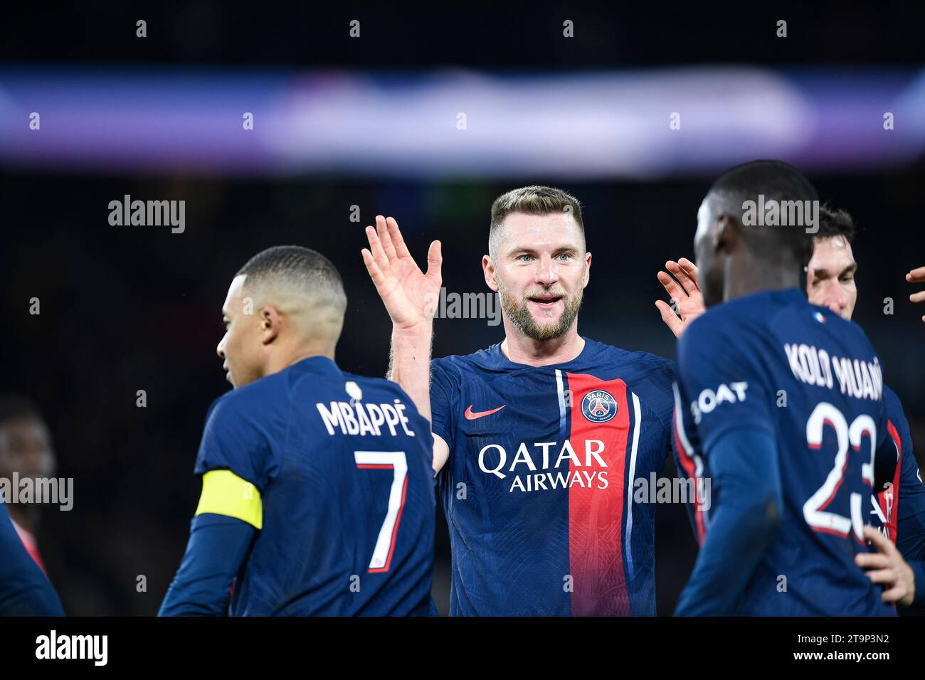 Milan Skriniar e la squadra PSG durante la partita di calcio di Ligue 1 tra Paris Saint-Germain PSG e AS Monaco ASM al Parc des Princes di Parigi, in Francia, il 24 novembre 2023. Crediti: Victor Joly/Alamy Live News Foto Stock