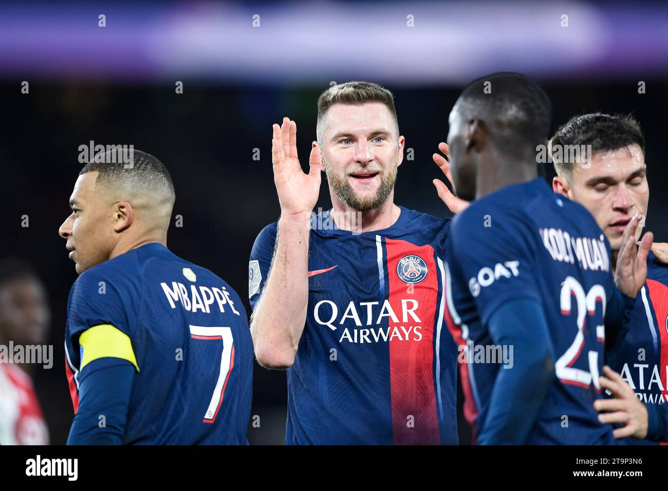 Milan Skriniar e la squadra PSG durante la partita di calcio di Ligue 1 tra Paris Saint-Germain PSG e AS Monaco ASM al Parc des Princes di Parigi, in Francia, il 24 novembre 2023. Crediti: Victor Joly/Alamy Live News Foto Stock
