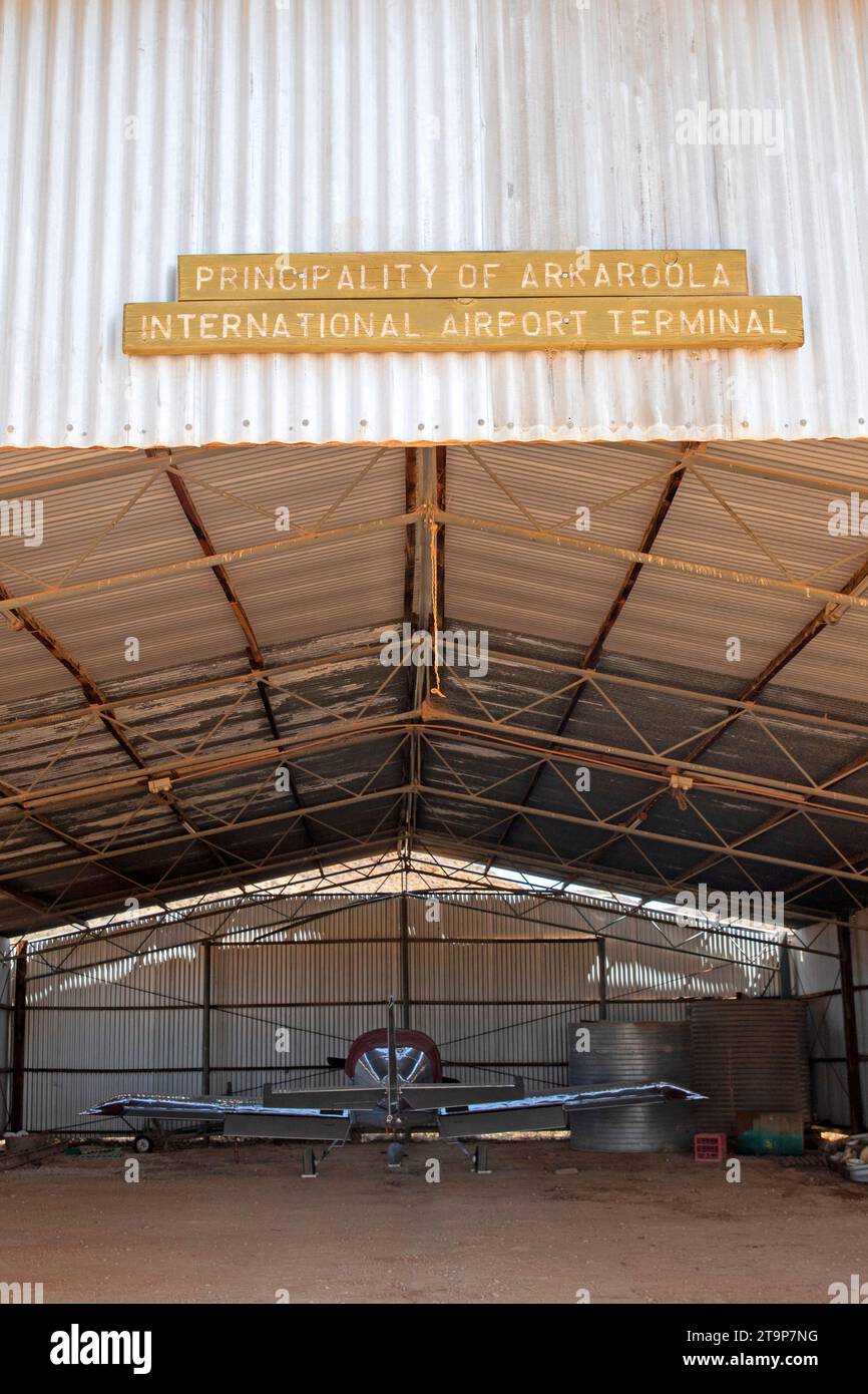 Hangar per pista di atterraggio all'Arkaroola Wilderness Sanctuary Foto Stock