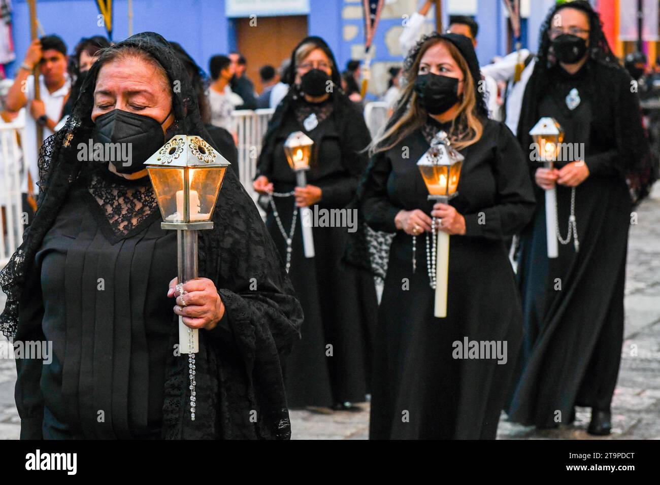 Tempo di Pasqua venerdì Santo parata silenziosa commemorativa della Crocifissione e della morte di Gesù Cristo, nella città di Oaxaca, Messico Foto Stock