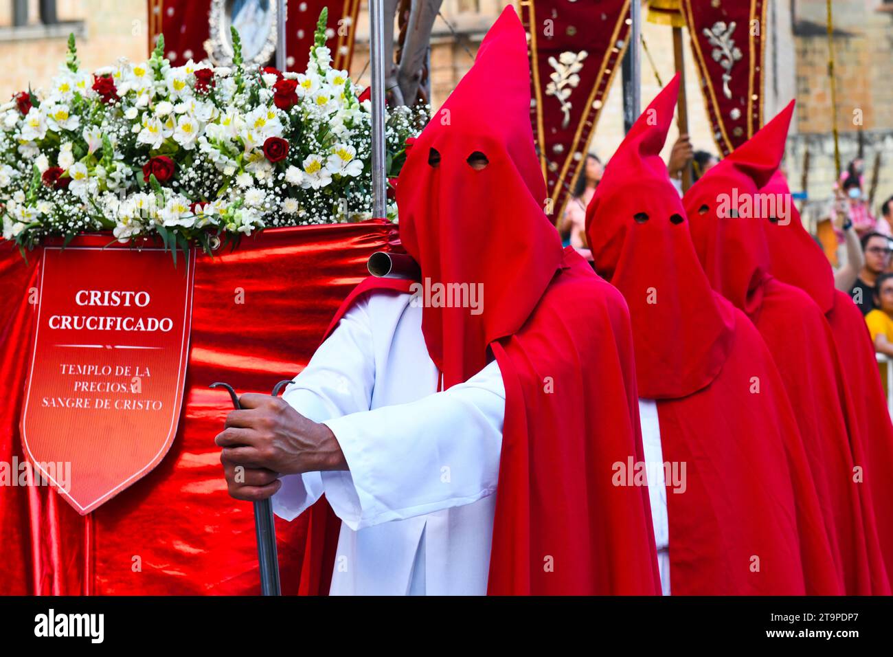 Tempo di Pasqua venerdì Santo parata silenziosa commemorativa della Crocifissione e della morte di Gesù Cristo, nella città di Oaxaca, Messico Foto Stock