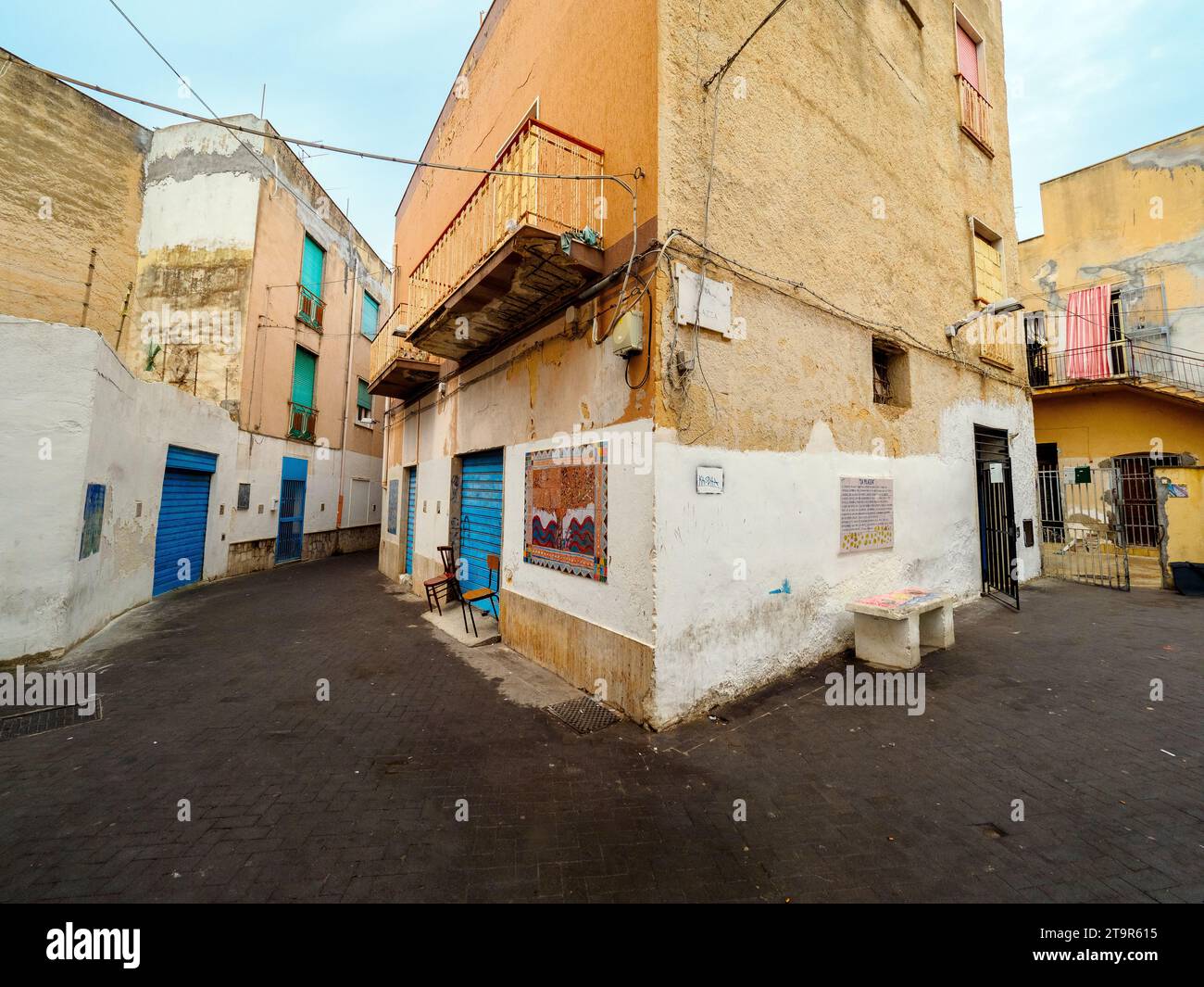 Tipico schema urbano islamico della cosiddetta Kasbah nel centro storico di Mazara del Vallo - Sicilia, Italia Foto Stock