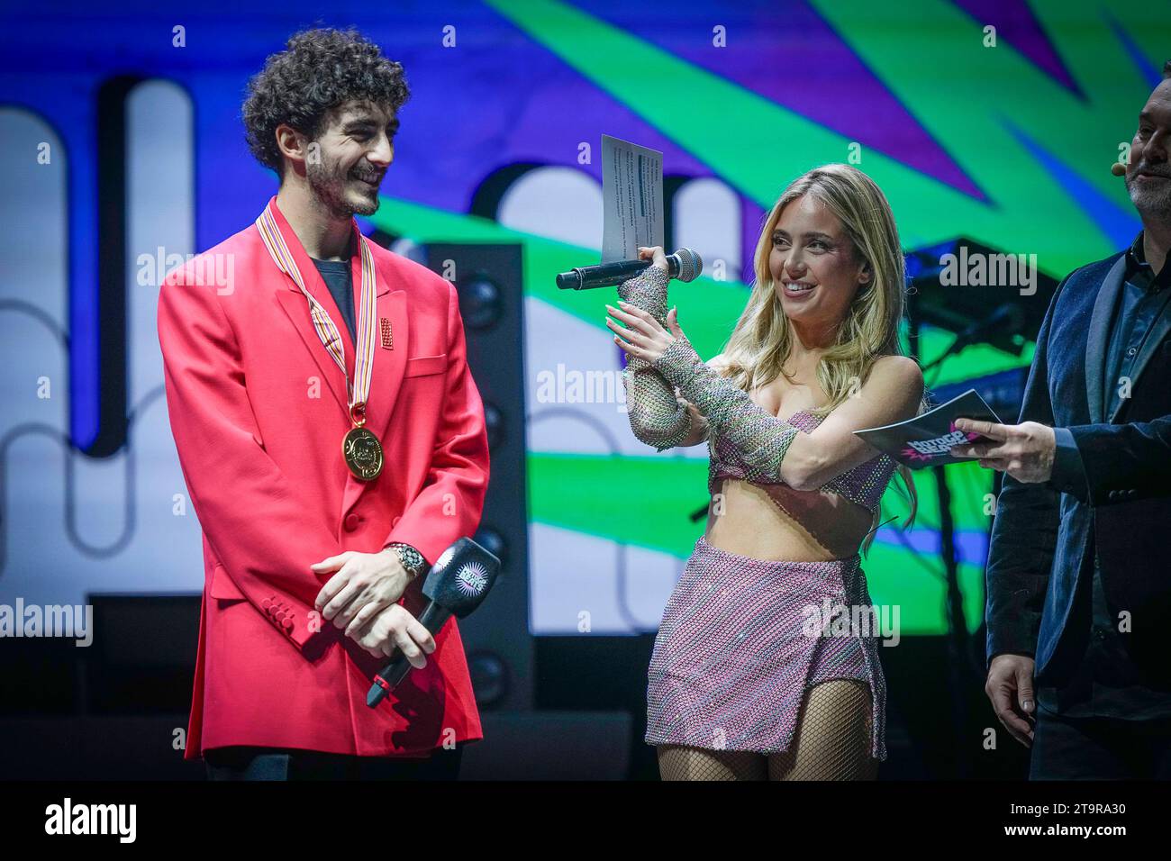 Valencia, Spagna. 26 novembre 2023. Il gala di premiazione "MotoGP™ Beats: Lights Out" si è tenuto presso il Fuente San Luis Pavilion di Valencia. 26 novembre 2023 in foto: Francesco Bagnaia e Ana Mena Gala de entrega de los premios de 'MotoGP™ Beats: Lights Out' celebrada en el el Pabellón Fuente San Luis de Valencia. 26 de Noviembre de 2023 POOL/ MotoGP.com/Cordon le immagini della stampa saranno esclusivamente per uso editoriale. Credito obbligatorio: © motogp.com credito: CORDON PRESS/Alamy Live News Foto Stock