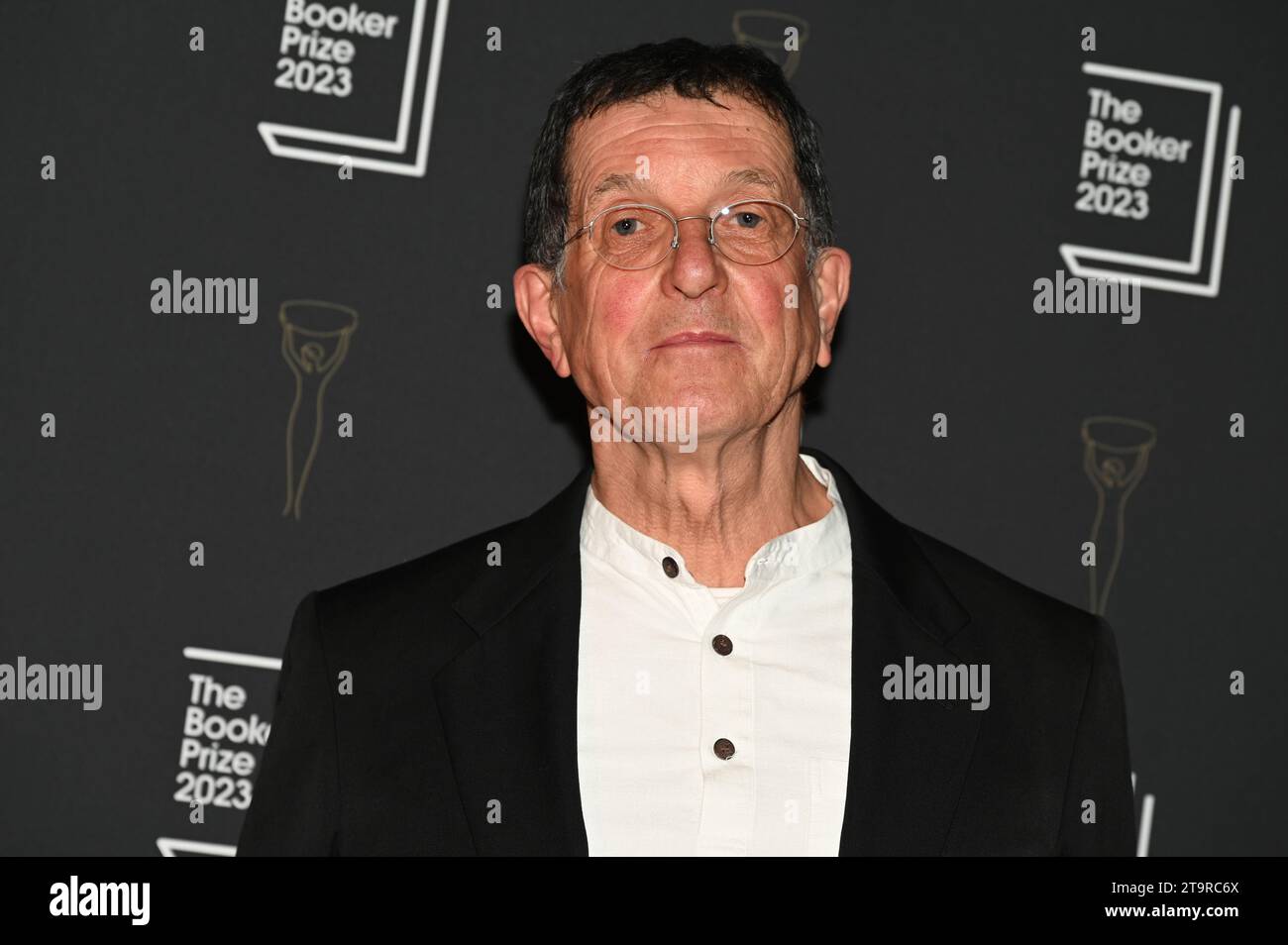 Londra, Regno Unito. 26 novembre 2023. Sir Antony Gormley partecipa alla cerimonia del vincitore del Booker Prize 2023 all'Old Billingsgate, Londra, Regno Unito. Credito: Vedere li/Picture Capital/Alamy Live News Foto Stock