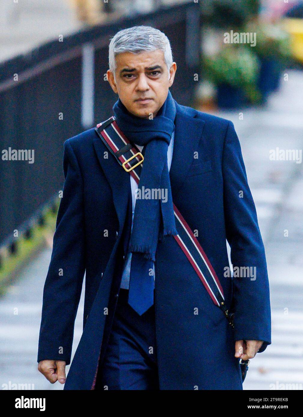Londra, Regno Unito. 27 novembre 2023. Il sindaco di Londra, Sadiq Khan, arriva per l'inchiesta Covid 19. Credito: Karl Black/Alamy Live News Foto Stock