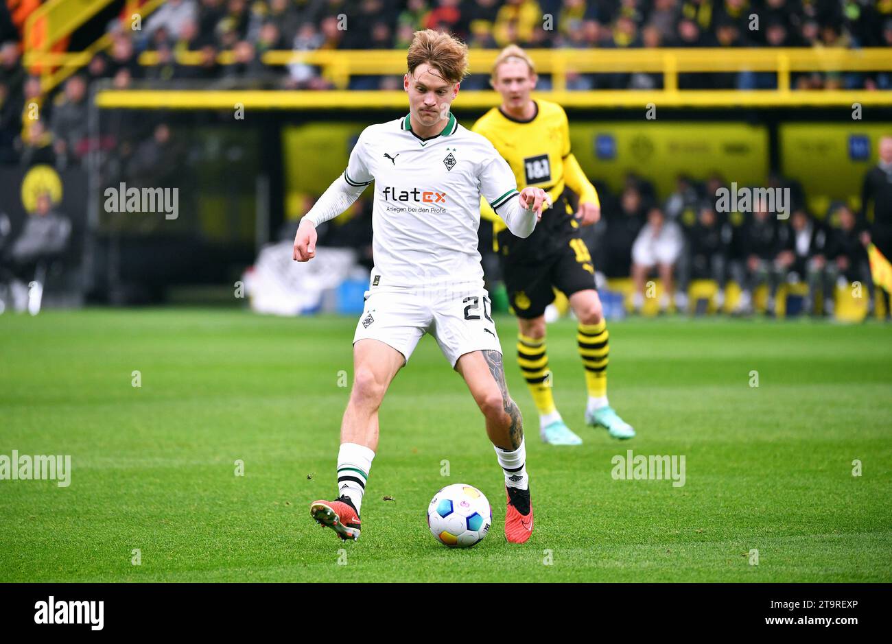Bundesliga, Signal Iduna Park Dortmund: Borussia Dortmund vs Borussia Mönchengladbach; Luca Netz (BMG) Foto Stock
