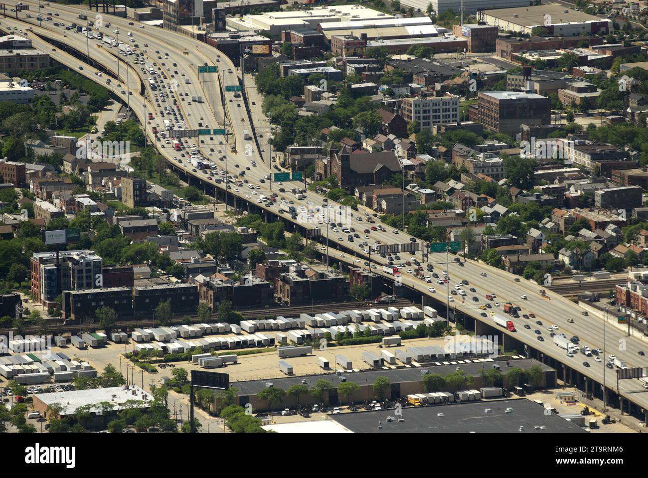 Chicago, USA - 4 giugno 2018: Vista dall'alto sull'autostrada della città a Chicago Foto Stock