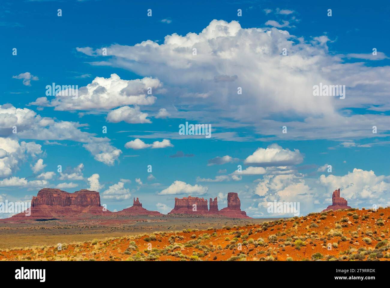 Vista della Monument Valley, cielo nuvoloso, nuvola, cielo, Utah, USA, Nord America Foto Stock