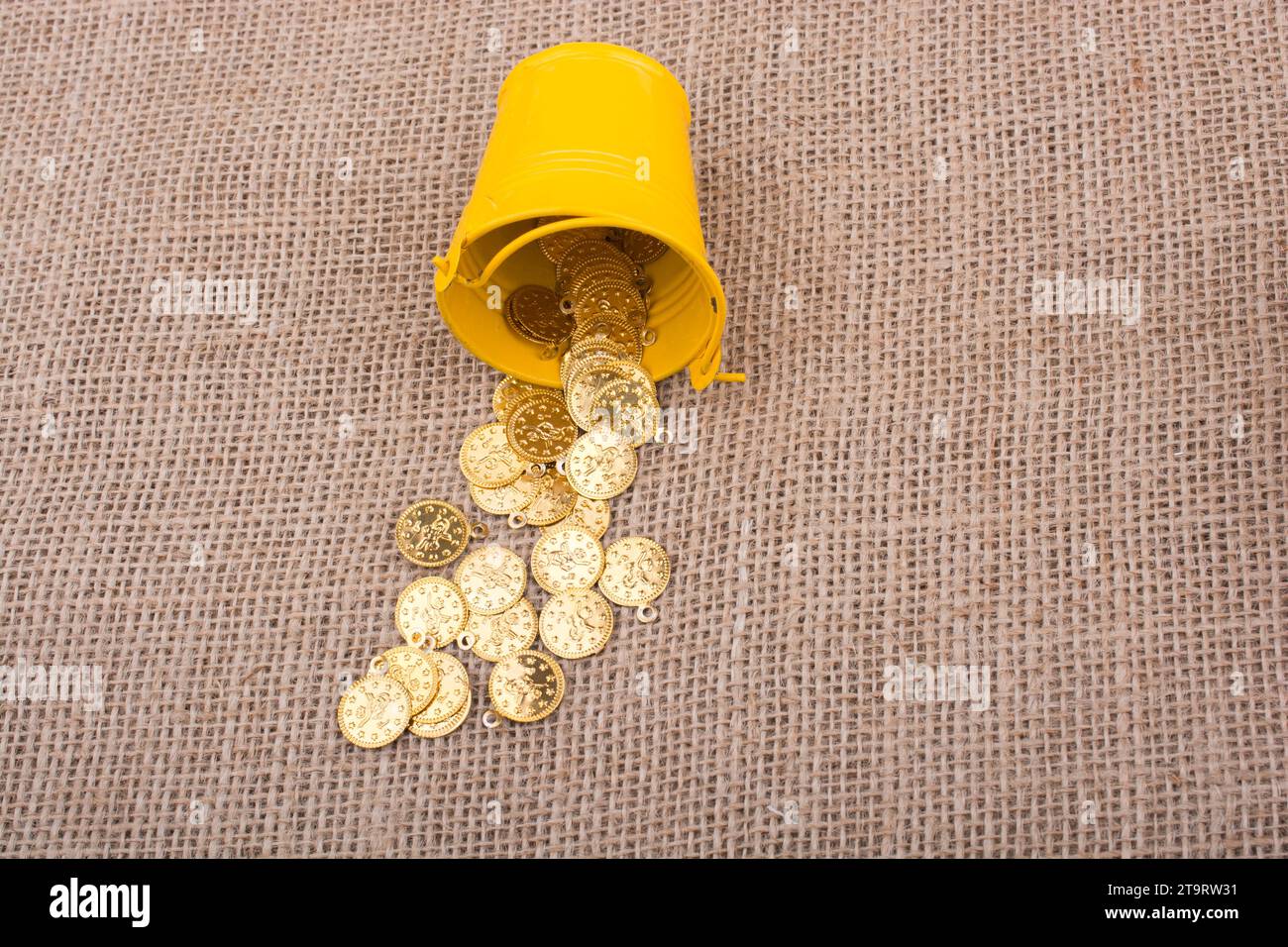 Benna e abbondanza di false monete d oro su tela Foto Stock