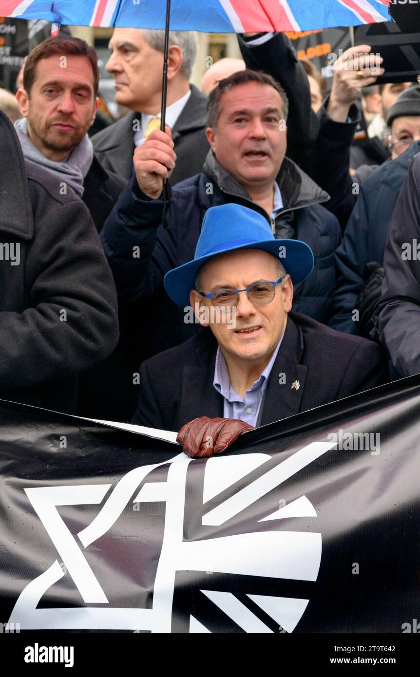 Robert Halfon MP (con: Harlow) vice presidente del Jewish Leadership Council, che partecipa alla marcia contro l'antisemitismo, Londra, 26 novembre 2 Foto Stock