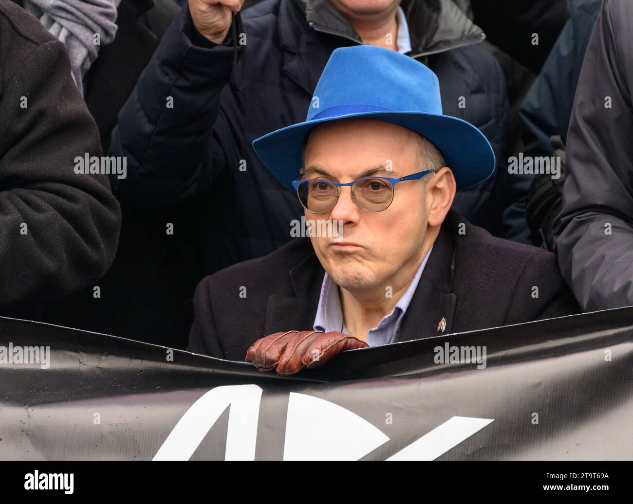 Robert Halfon MP (con: Harlow) vice presidente del Jewish Leadership Council, che partecipa alla marcia contro l'antisemitismo, Londra, 26 novembre 2 Foto Stock