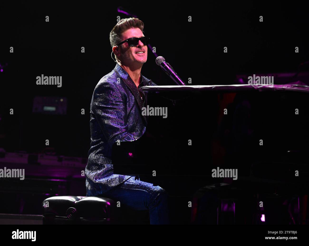 HOLLYWOOD FL - NOVEMBRE 26: Robin Thicke si esibisce all'Hard Rock Live al Seminole Hard Rock Hotel & Casino il 26 novembre 2023 a Hollywood, Florida. Copyright: Xmpi04x Foto Stock