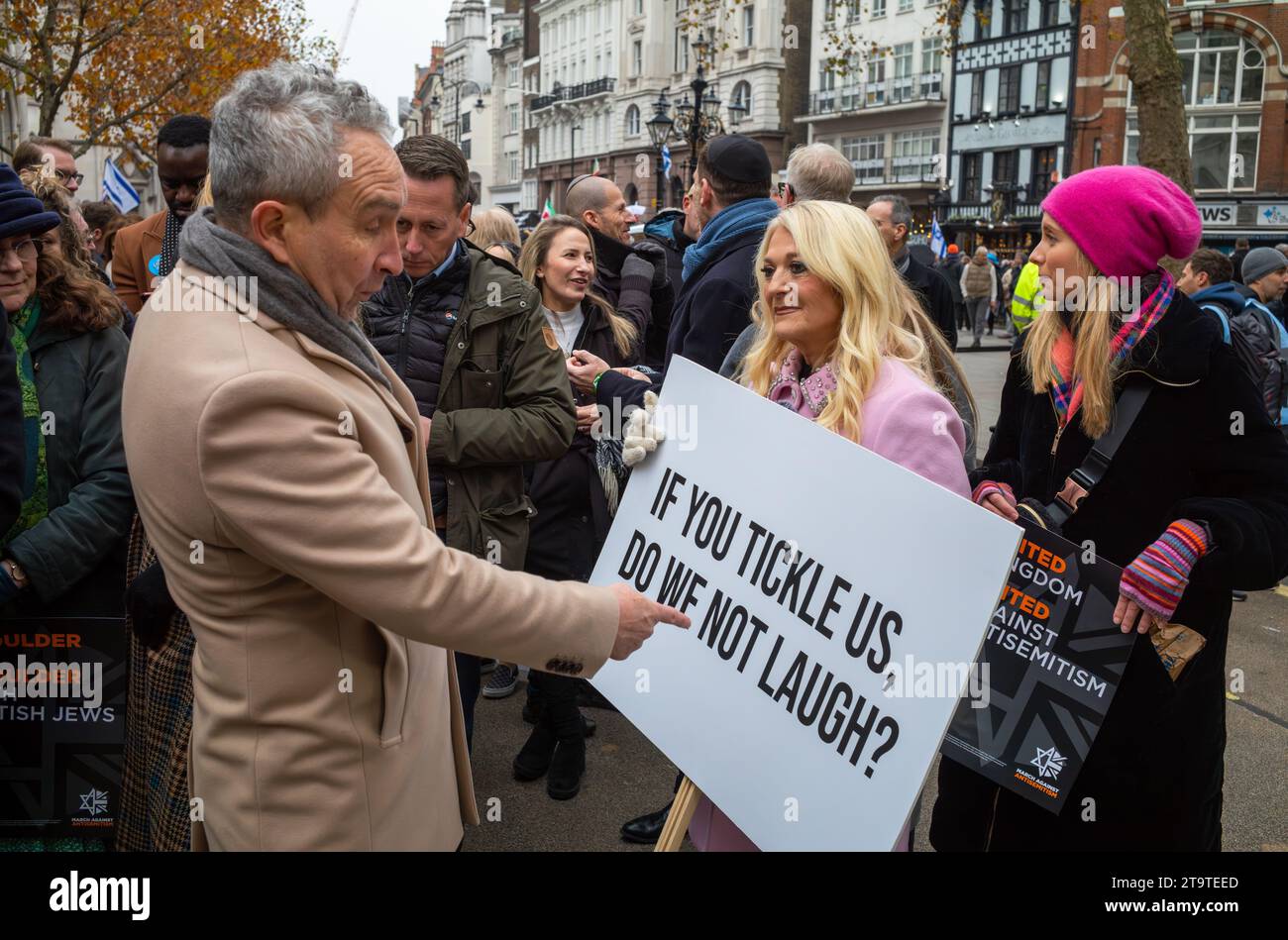 Londra, Regno Unito. 26 novembre 2023: Attori e personaggi televisivi britannici Eddie Marsan, Vanessa Feltz e Rachel Riley alla "marcia contro l'antisemitismo" in supp Foto Stock
