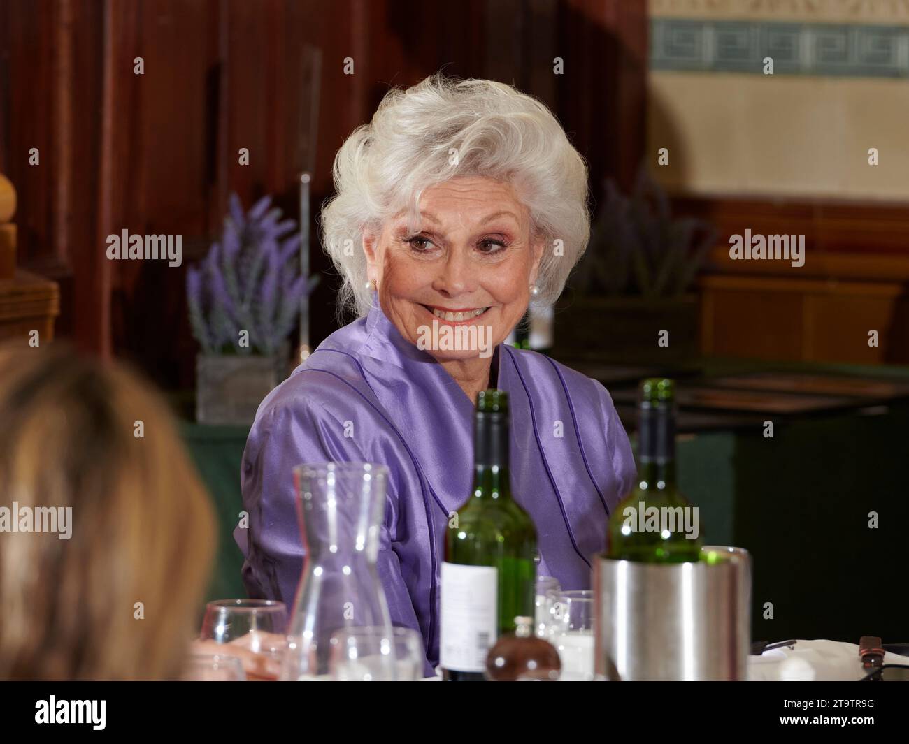 Angela Rippon agli Oldie of the Year Awards 2023, 23-11-23; Foto Stock